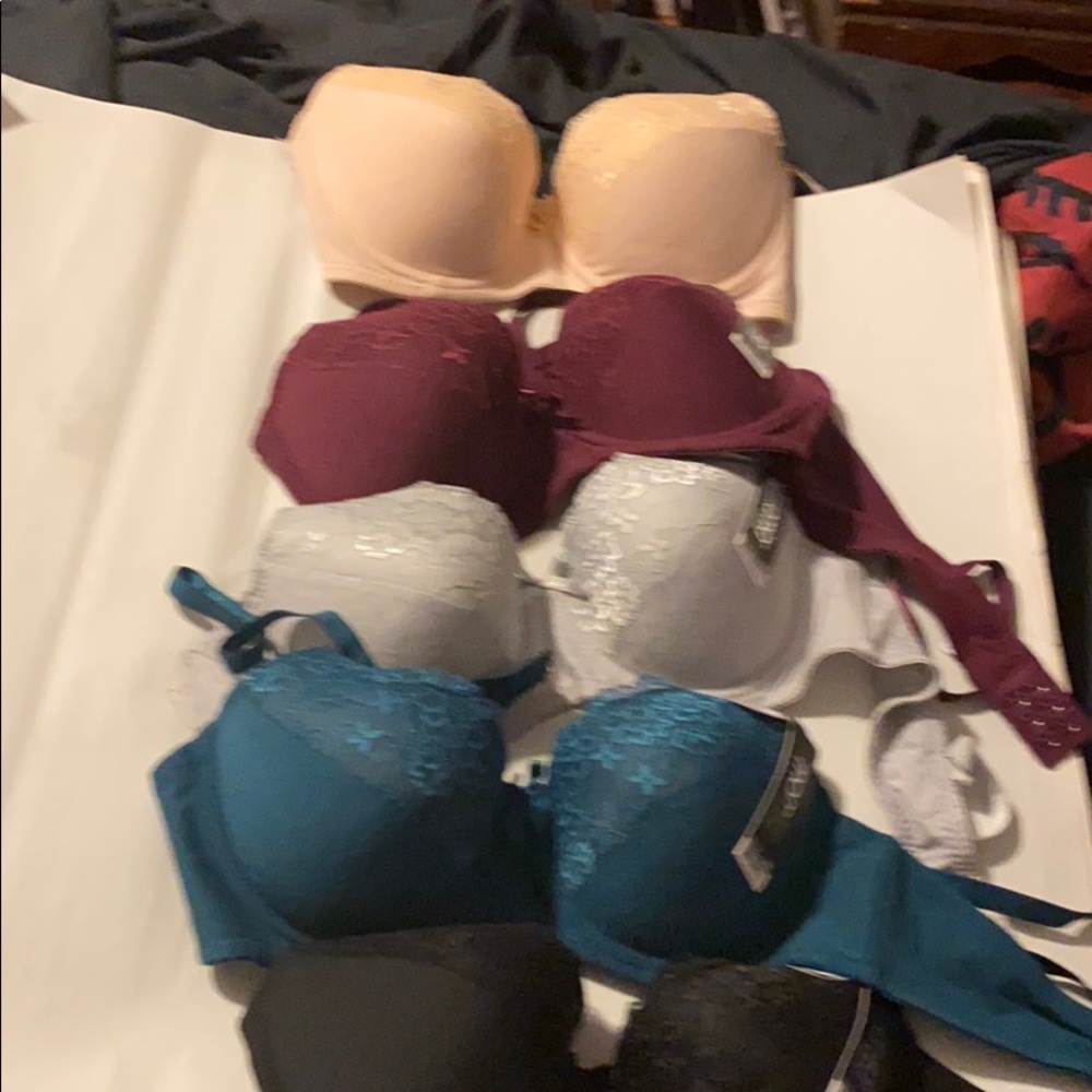 Qty-5. NEW Size 38-B bras - Picture 1 of 2